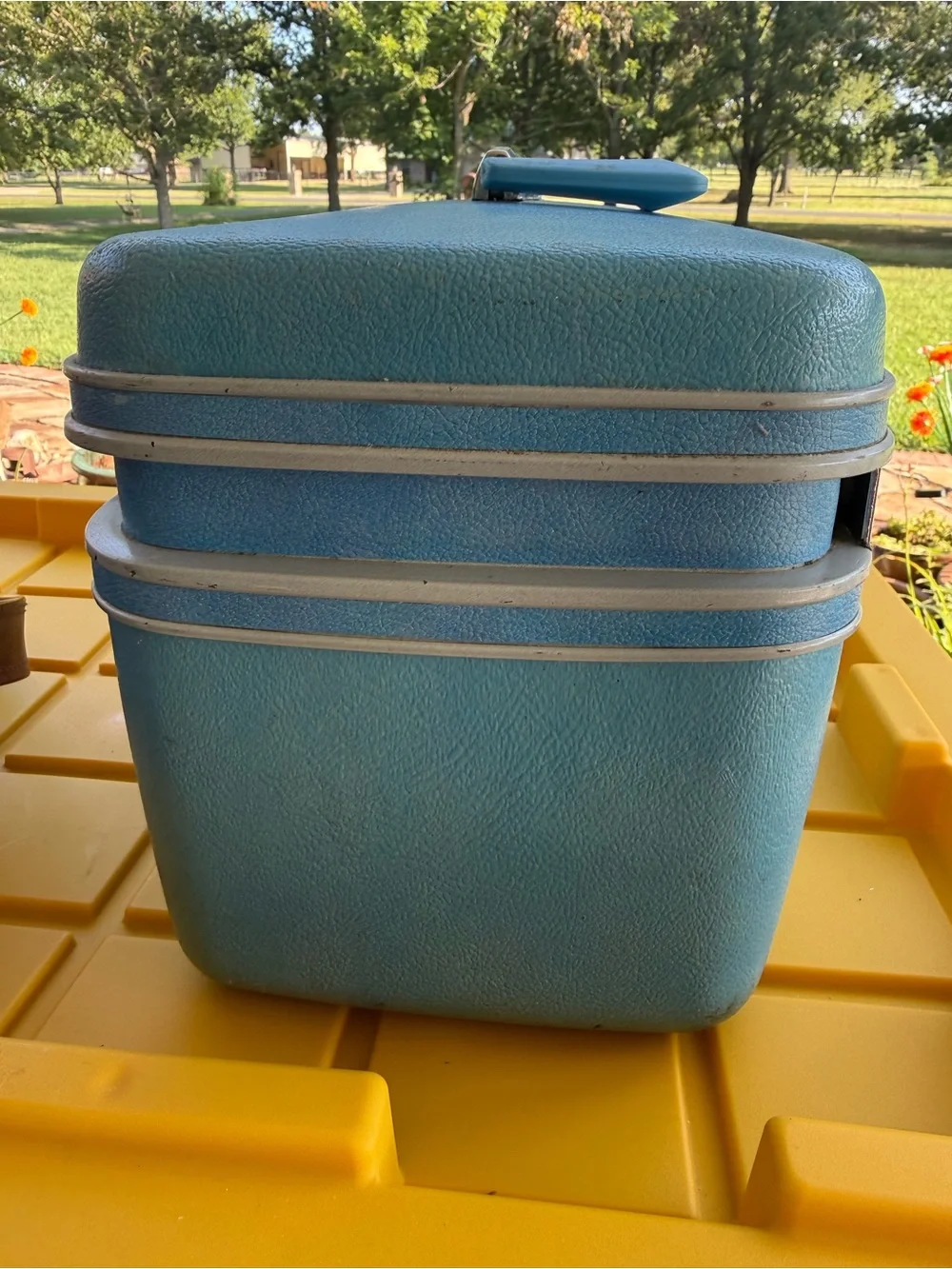 1960s Samsonite Silhouette Vintage Blue Train Case. Some Cosmetic Wear. NoMirror